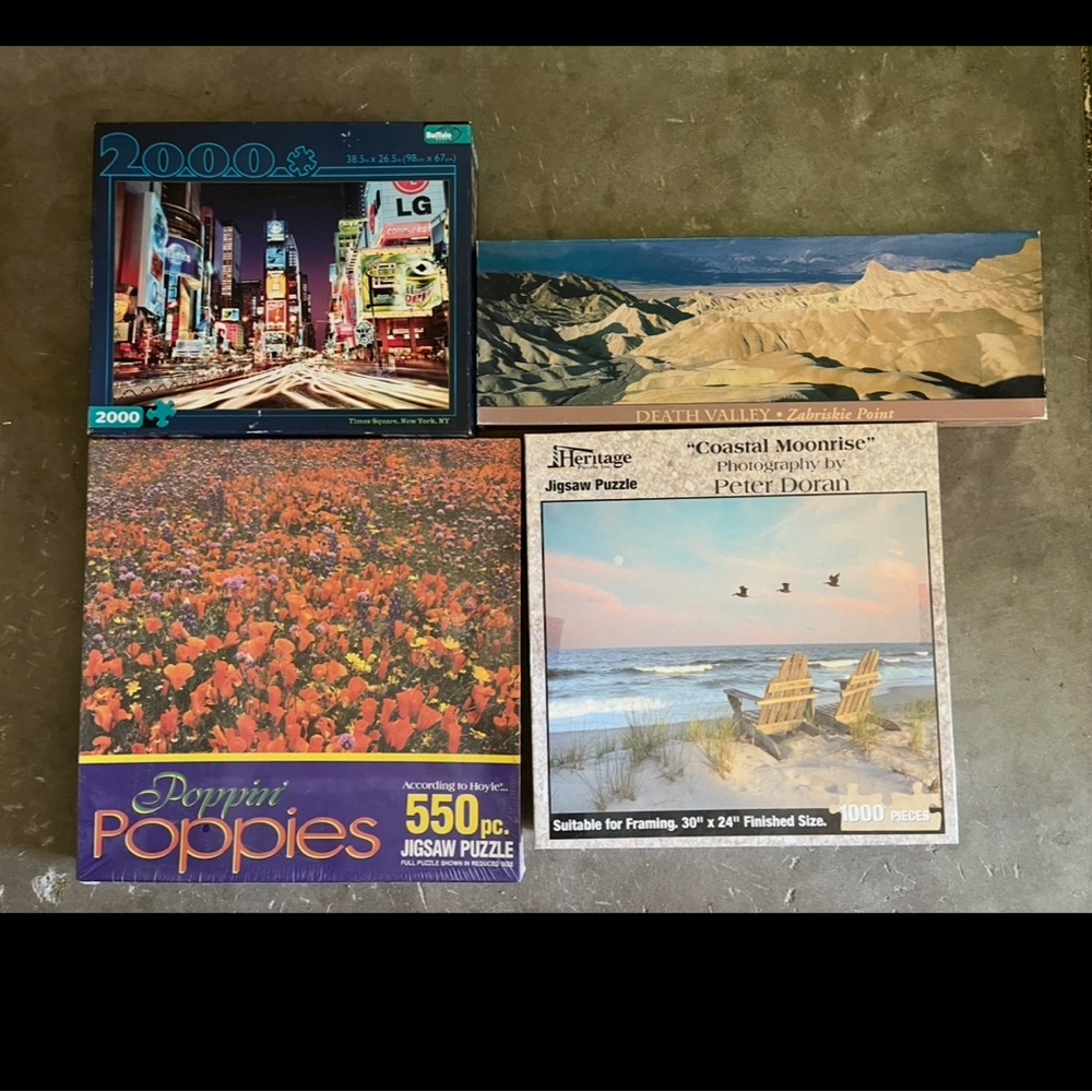 Set of 4 jigsaw puzzles